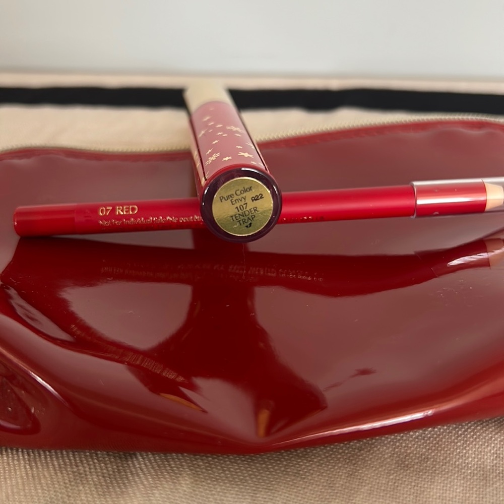 Estée Lauder lip NEW - Picture 4 of 4